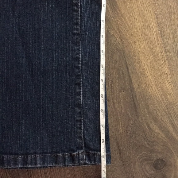 DKNY jeans - Picture 7 of 8